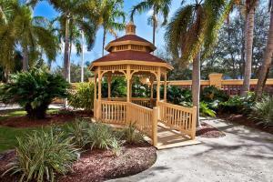 Hotel La Quinta By Wyndham Miami Airport West